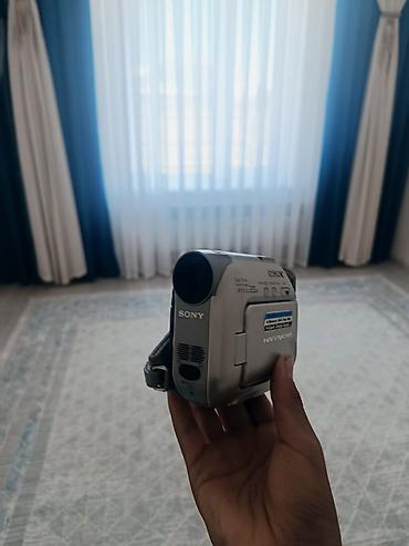 чехлы на ключ: Видеокамера Sony Handycam DCR‑HC32E (MiniDV) - Компактная цифровая — 1