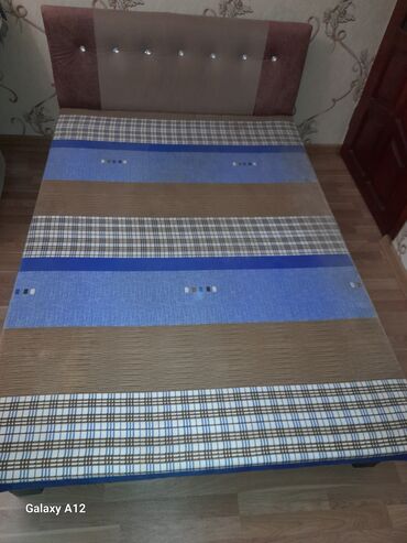 Digər mebel: Taxt kravat qirigi yoxdu 1.20 eni 1.90 uzunu