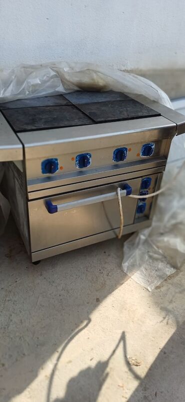 кафе оборудование: Промышленная электрическая плита с духовкой - Материал: нержавеющая