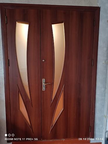xam mdf: İkigövdəli giriş qapısı - Material: ağac teksturasına malik — 1