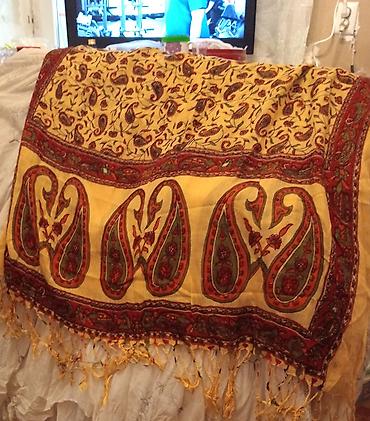 sarf: Şərf. Təzə. 10 manat.
Шарф. Новый. 10 манат — 2
