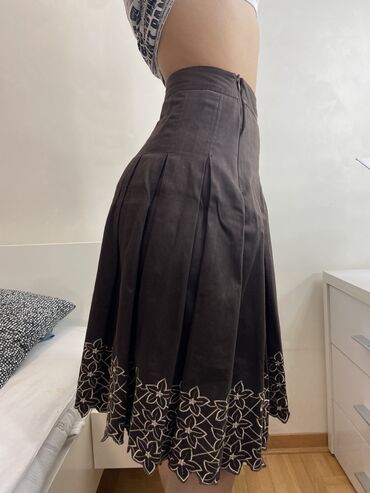 plisirana suknja na tufne teget: S (EU 36), Mini, bоја - Crna