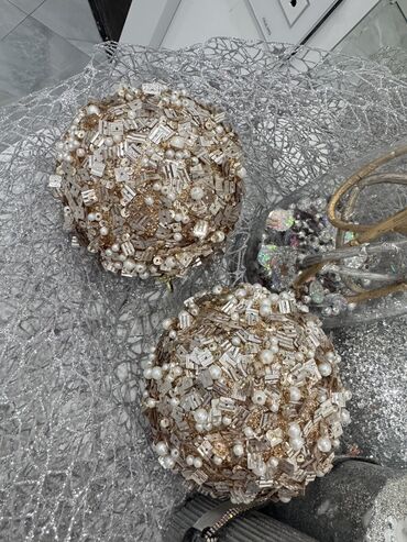 Süni güllər: Her biri satiwda qiymetle bagli wapla elaqe saxlayin — 16