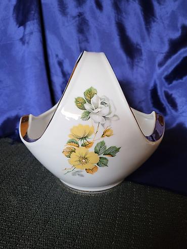 Ostali antikviteti: Korpa Jugoporcelan Titov Veles iz 70ih.god. Korpa je perfektna,sve na — 8