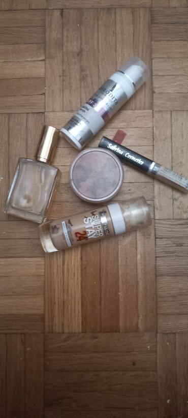 essence karmin: Set puder parfem rumenilo karmin afrodita zastita za lice sve puno