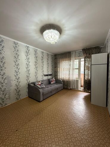 1 комнатная квартира без ремонта: 1 комната, 35 м², 105 серия, 3 этаж