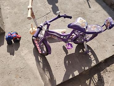 Детский транспорт: Детский велосипед новый только пару рас катались
Самокат в подарок — 2