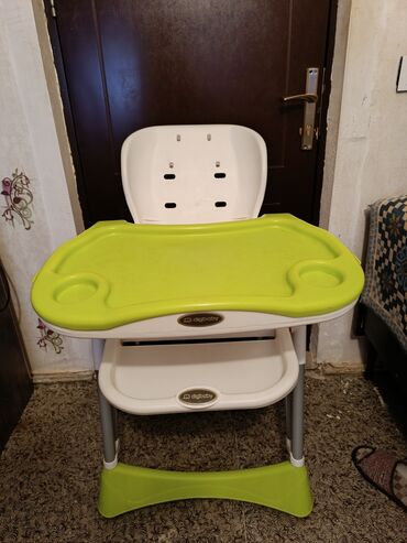Uşaq stolu işlənib yaxsı vəziyyətdədir