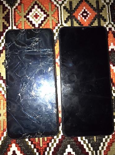 Mobil telefonlar: İki ədəd smartfon dəsti Model və brend: - Xiaomi Redmi (arxa qapaqda — 2