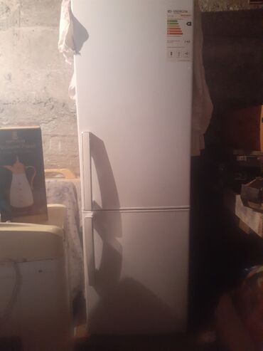 халадилник бу ош: Холодильник Shivaki, Б/у, Двухкамерный