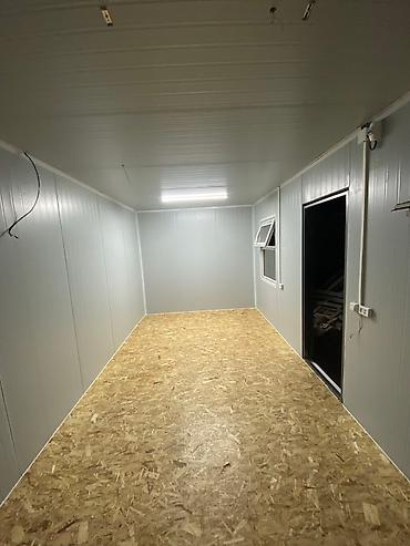 Аренда складов и мастерских: Модульный контейнер серого цвета с белой отделкой. Оснащен дверью и at lalafo.kg — 16 Аренда складов и мастерских: Модульный контейнер серого цвета с белой отделкой. Оснащен дверью и — 16