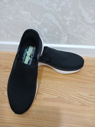 Broşlar: Skechers Slip-ins D’Lux Walker kişi/kadın gündəlik ayaqqabısı -