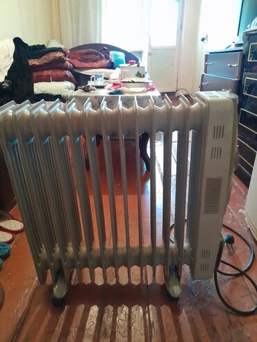 radiator seksiya: Salam radiator satılır təzədi tam işlək vəziyyətdə qiyməti razılaşma