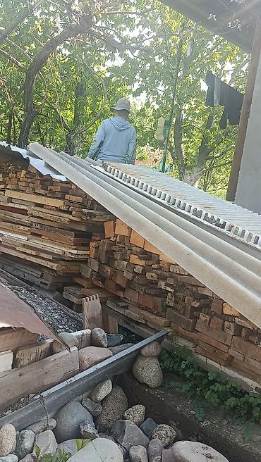 Продажа коттеджей и домов: Продается два участка. в одном есть времянка небольшая с погребом — 4