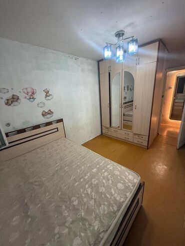квартиры в оше на час: 2 бөлмө, 43 кв. м, 104-серия, 5 кабат, Косметикалык ремонт