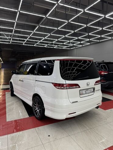 Honda: Honda Elysion: 2006 г., 2.4 л, Автомат, Газ, Минивэн at lalafo.kg — 3 Honda: Honda Elysion: 2006 г., 2.4 л, Автомат, Газ, Минивэн — 3