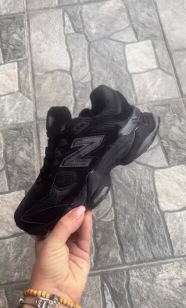 Patike: New Balance 9060 patike

Novo
Brojevi 36 do 40

fb Moja Kupovina 1 — 8