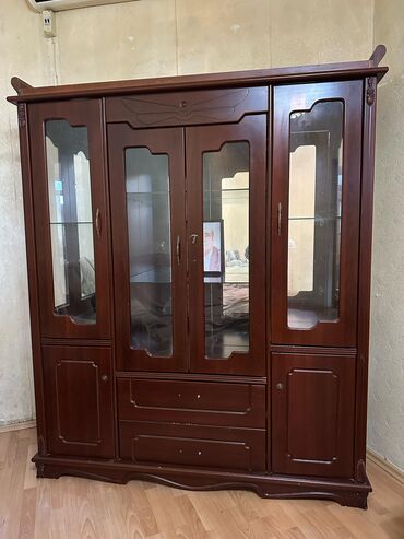 klassik qorka: İşlənmiş, Açılan, Düz dolab, Qarderob, paltar dolabı