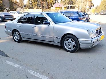 Mercedes-Benz: Mercedes-Benz E-Class: 2 l | 1996 il Sedan — 7