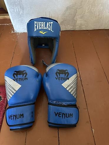Перчатки: Набор для бокса/единоборств в синем цвете: - Перчатки Venum, вес 12 — 1