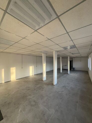 Помещения свободного назначения: Район Свердловский Сдается помещение под швейный цех и тд Площадь — 6