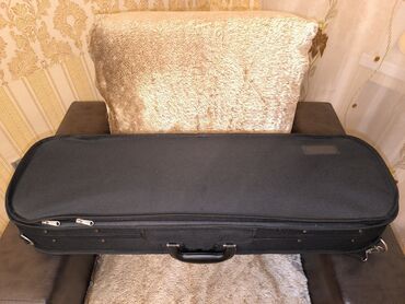 skripka 43: Violin Case (Skripka üçün futlyar)
Teze işlenmeyib