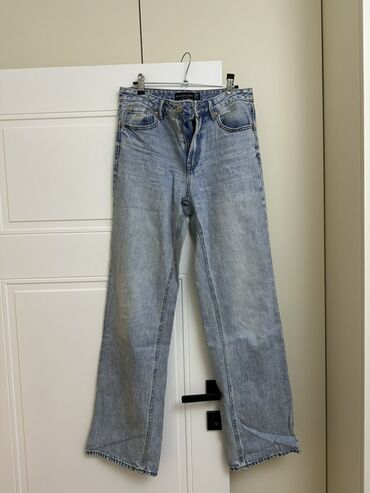 Плащи: Джинсы, Stradivarius, S (EU 36), цвет - Голубой