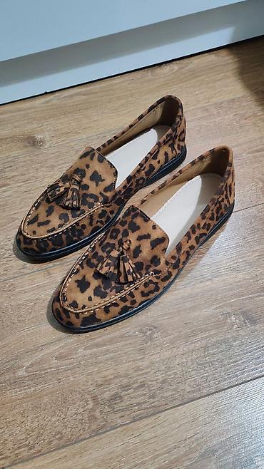 Mokasin və loferlər: Qadın loaferləri – leopard naxışlı - Üslub: Klassik loafer modeli, ön — 1