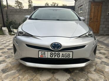 победа машина: Toyota Prius: 2018 г., 1.8 л, Автомат, Гибрид, Седан