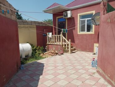qirmizi kerpic: Salam binede heyet evi satilir 1 sot yarimin içindedi bir maşiniğ