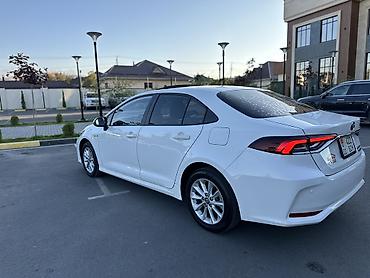 Toyota: Toyota Corolla: 2021 г., 1.8 л, Вариатор, Гибрид, Седан — 5