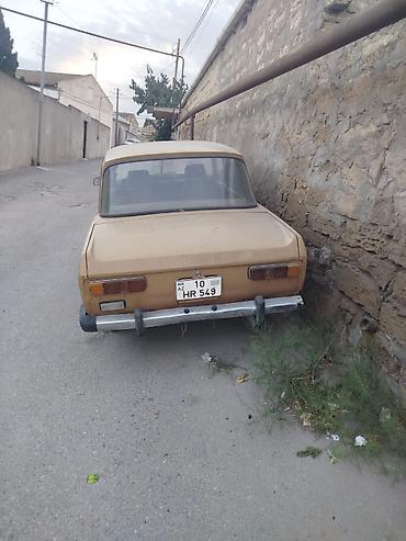 VAZ (LADA): VAZ 2101, 4 qapılı sedan Xüsusiyyətlər: - Ban: klassik sedan, bej — 5