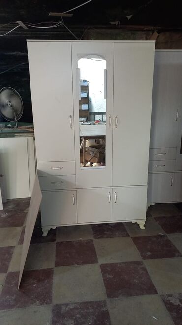 Dolablar: Açılan, 4 qapılı Düz dolab, Qarderob, paltar dolabı — 14