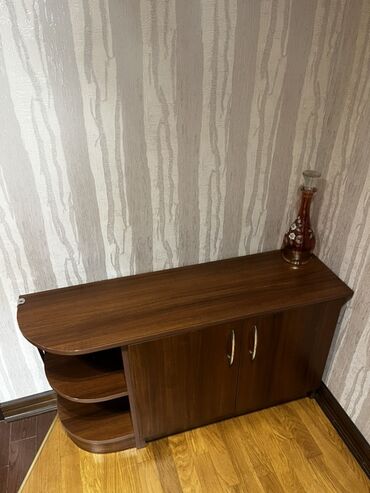 Dekorativ rəf, Corner shelf