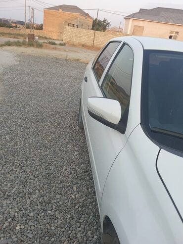 07 oturacaqları: VAZ (LADA) Granta: 1.6 l | 2012 il 273000 km Sedan