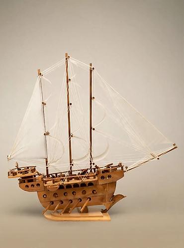 TƏCİLİ SATILIR - Material: tamamilə ağacdan yığma, cilalanmış səth;