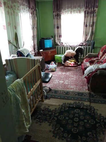 срочно продаю дом аламедин рынок: Дом, 81 м², 5 комнат, Собственник