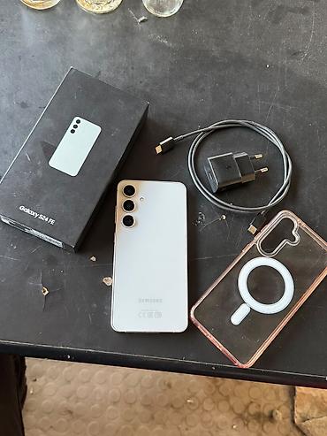 mi max 2: Samsung Galaxy S24 FE, 128 GB, rəng - Ağ, Simsiz şarj — 1