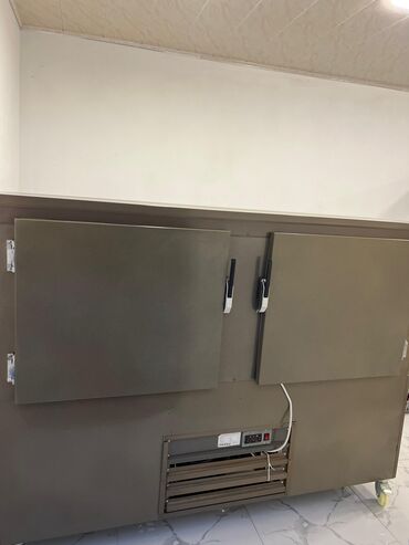 Soyuducu vitrinləri: Bu ticarət vitrin soyuducusu qəhvəyi rəngdədir və şüşə yan panellərə -da lalafo.az — 4 Soyuducu vitrinləri: Bu ticarət vitrin soyuducusu qəhvəyi rəngdədir və şüşə yan panellərə — 4