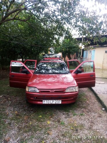 yan guzgulər s: Ford Escort: 1.8 l | 1992 il 156500 km Universal