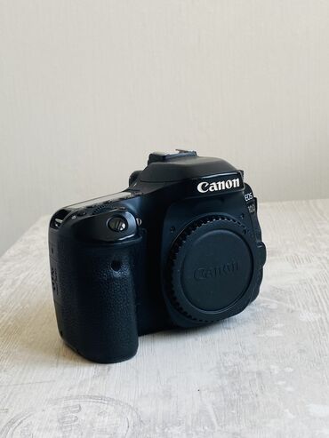 Фотоаппараты: Canon 80D 

Состояние идеальное