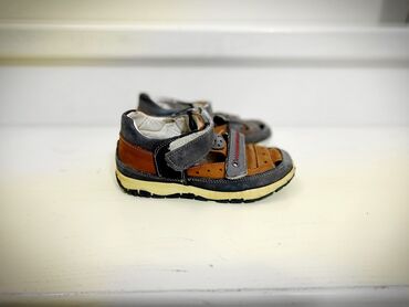 Детская обувь: Детские сандалии на мальчика. В отличном состоянии. Размер 27