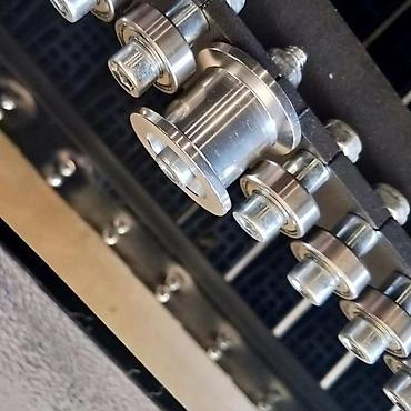 Беговые дорожки: Механическая беговая дорожка безмоторная (криволинейная, curved — 2