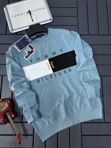 Duksevi: Duksevi 
S m l xl 2xl(pitati za dostupne vel)
Cena 3000 din — 4