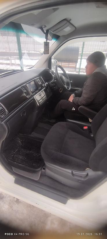 Honda: Honda Stepwgn: 2004 г., Бензин, Минивэн — 9