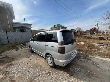 Toyota: Toyota Voxy: 2003 г., 2 л, Автомат, Бензин, Минивэн — 4