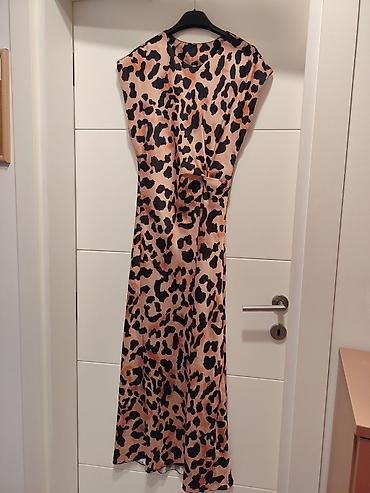 prsluk s: Maksi haljina sa leopard printom marke Mona. Haljina ima kratke rukave — 9