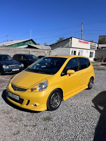 Жабо: Honda Fit: 2005 г., 1.5 л, Вариатор, Бензин, Хэтчбэк at lalafo.kg Жабо: Honda Fit: 2005 г., 1.5 л, Вариатор, Бензин, Хэтчбэк