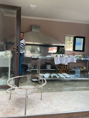 Restoran, kafelər: Sabunçu rayonu aeroport yoluna yaxın 30sot geniş həyəti olan 800 kv.m — 11
