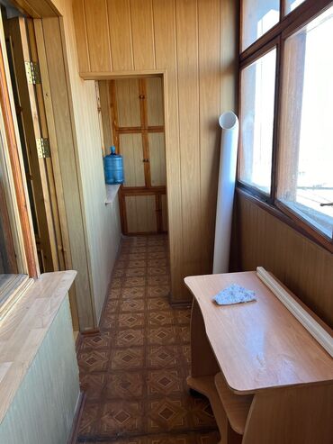 сдаю место в салоне: 3 комнаты, 63 м², Индивидуалка, 12 этаж, Косметический ремонт